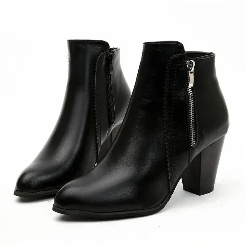 Bota Feminina de Couro Casual Clássica