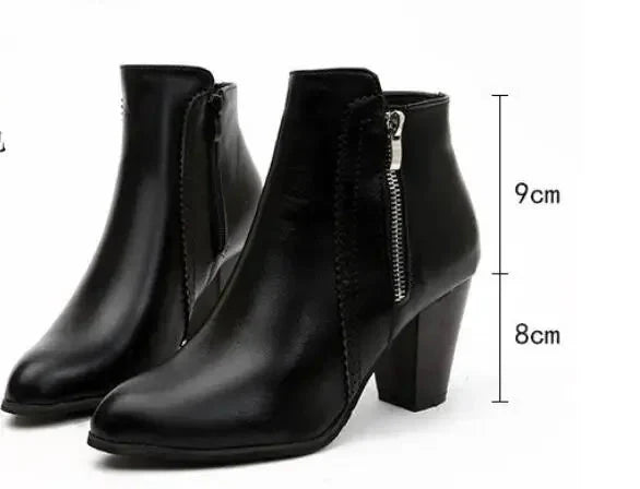 Bota Feminina de Couro Casual Clássica