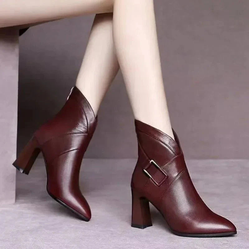 Bota Feminina de Couro Casual Rubie