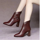 Bota Feminina de Couro Casual Rubie