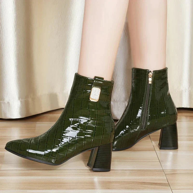 Bota Feminina de Couro Casual Wizez