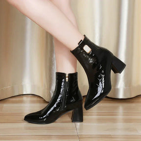 Bota Feminina de Couro Casual Wizez