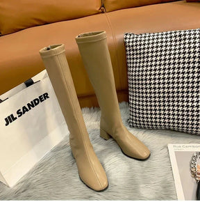 Bota Feminina de Couro Clássica Cano Alto
