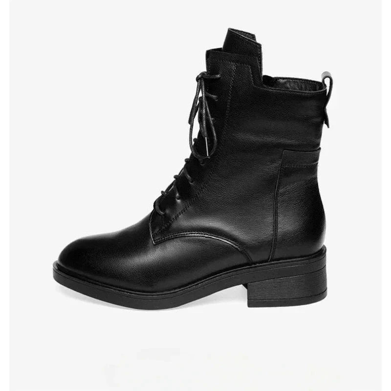 Bota Feminina de Couro Clássica Urban