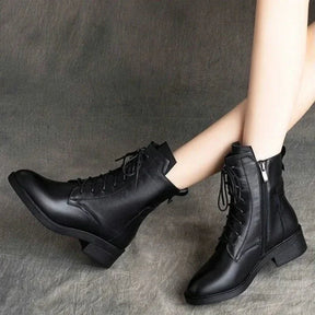 Bota Feminina de Couro Clássica Urban