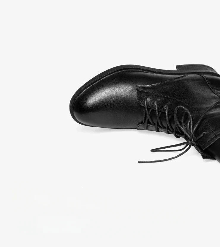 Bota Feminina de Couro Clássica Urban