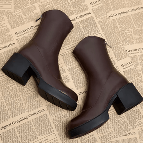 Bota Feminina de Couro com Salto Collen
