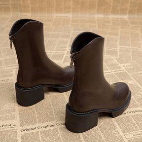 Bota Feminina de Couro com Salto Collen