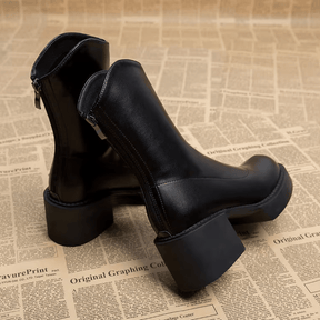 Bota Feminina de Couro com Salto Collen