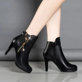 Bota Feminina de Couro com Salto Frosty