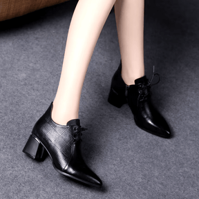 Bota Feminina de Couro com Salto Lisa
