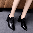 Bota Feminina de Couro com Salto Lisa