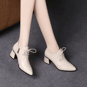 Bota Feminina de Couro com Salto Lisa