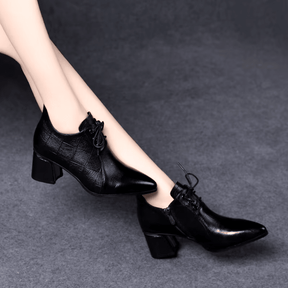 Bota Feminina de Couro com Salto Lisa