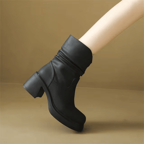 Bota Feminina de Couro com Salto Maggie