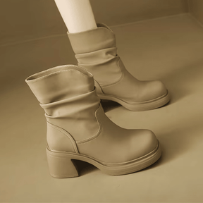 Bota Feminina de Couro com Salto Maggie