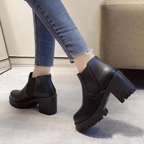 Bota Feminina de Couro com Salto Rubie