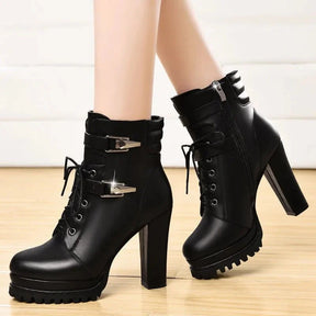 Bota Feminina de Couro com Salto Vicenz