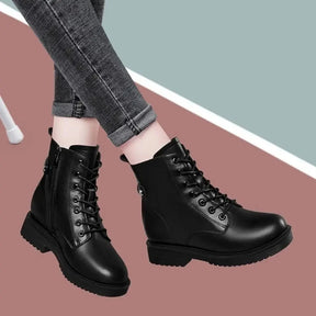 Bota Feminina de Couro Coturno Loren