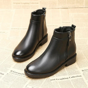 Bota Feminina de Couro em Lã Megan