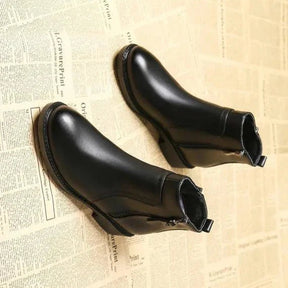 Bota Feminina de Couro em Lã Megan
