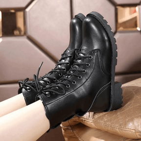Bota Feminina de Couro Estelle