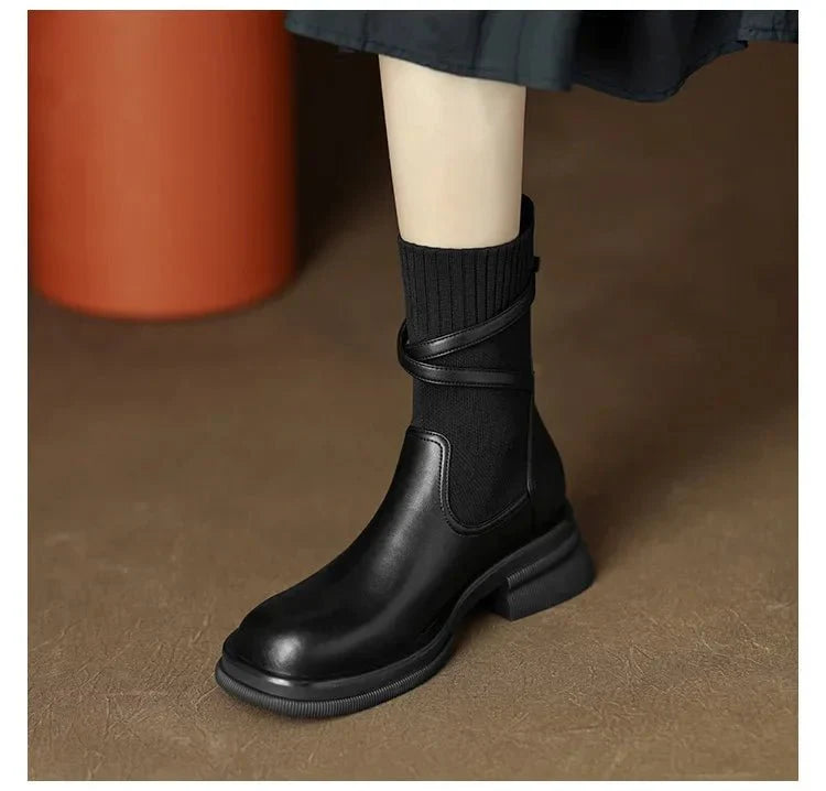 Bota Feminina de Couro Estilo Britanic