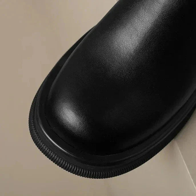 Bota Feminina de Couro Estilo Britanic