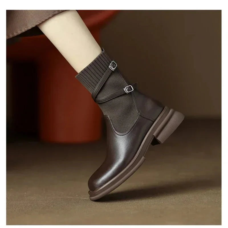 Bota Feminina de Couro Estilo Britanic
