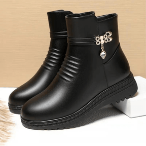Bota Feminina de Couro Forrada Evelyn