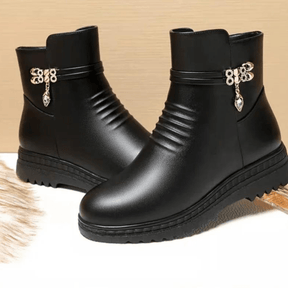 Bota Feminina de Couro Forrada Evelyn