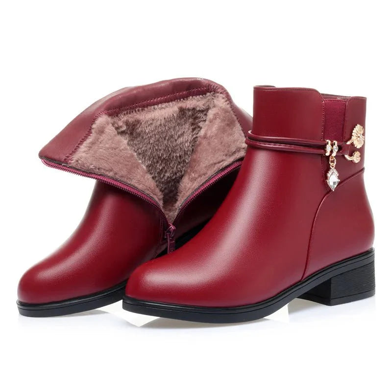 Bota Feminina de Couro Forrada Marie