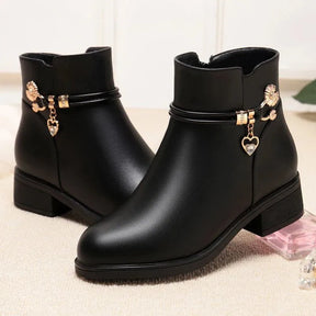 Bota Feminina de Couro Forrada Marie