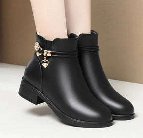 Bota Feminina de Couro Forrada Marie