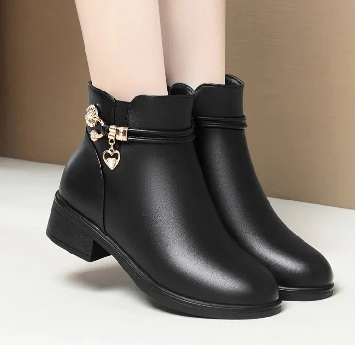 Bota Feminina de Couro Forrada Marie