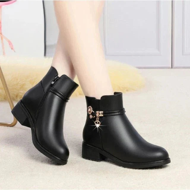 Bota Feminina de Couro Forrada Marie