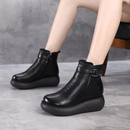 Bota Feminina de Couro Impermeável Bessie