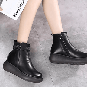 Bota Feminina de Couro Impermeável Bessie