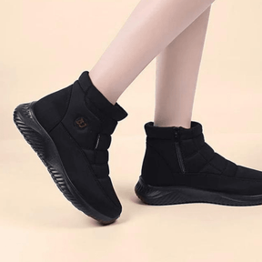 Bota Feminina de Couro Impermeável Slip