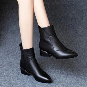 Bota Feminina de Couro Inverno Cano Baixo