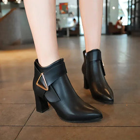 Bota Feminina de Couro Inverno Estrelina