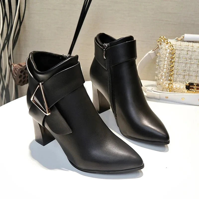 Bota Feminina de Couro Inverno Estrelina