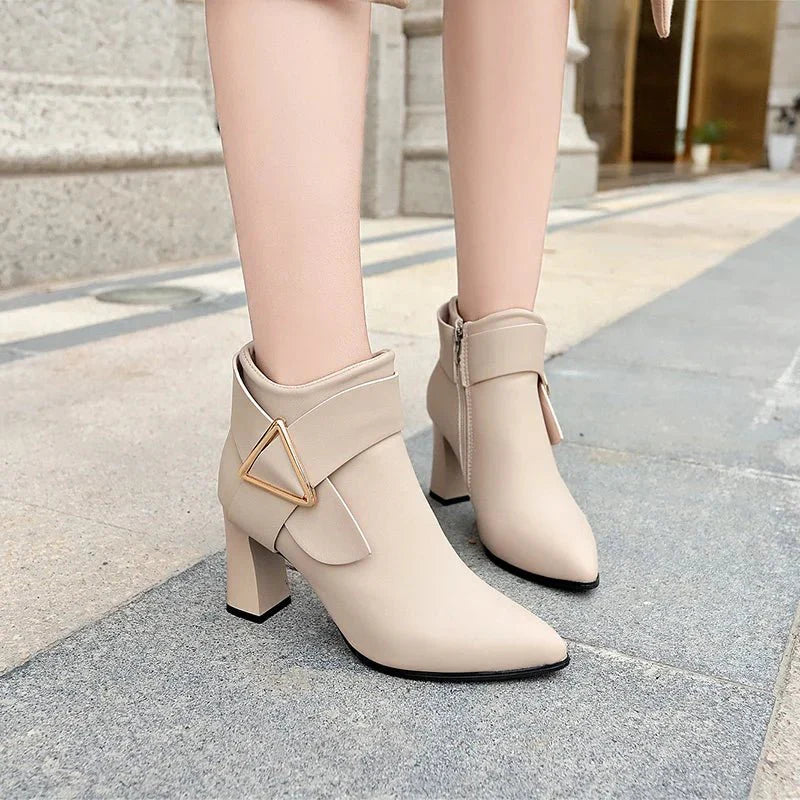 Bota Feminina de Couro Inverno Estrelina