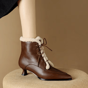 Bota Feminina de Couro Kendall