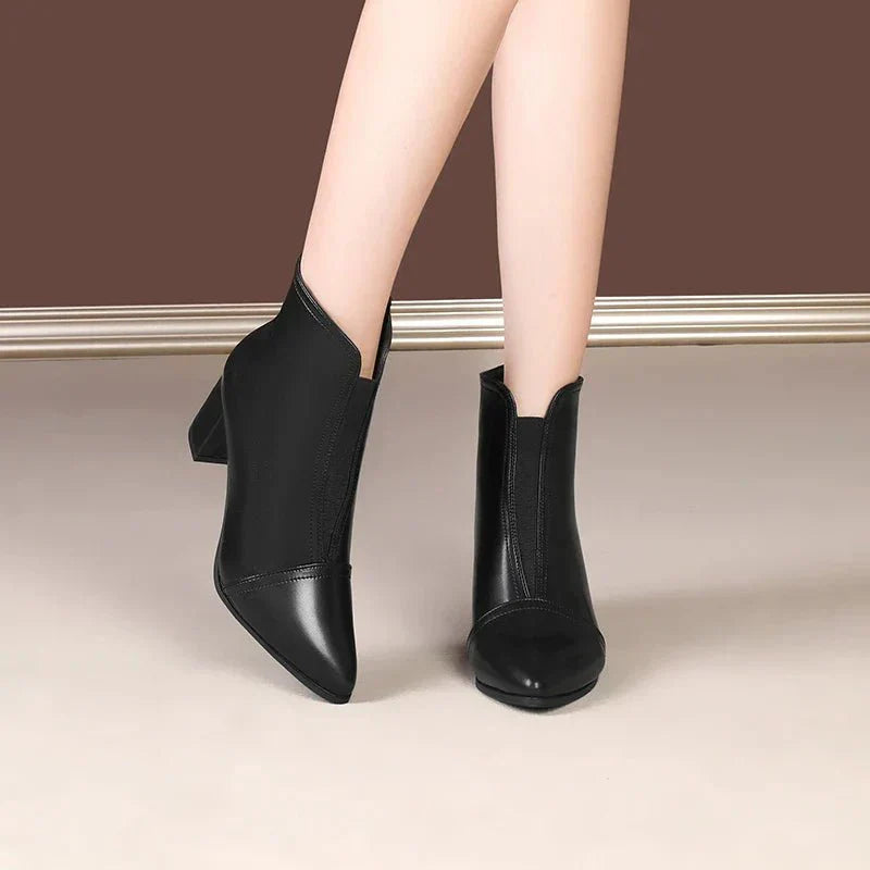 Bota Feminina de Couro LeatherTrim