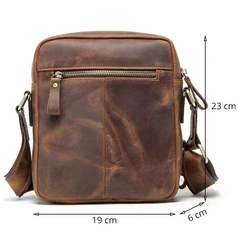 Mochila em Couro Genuino - Contacts Premium