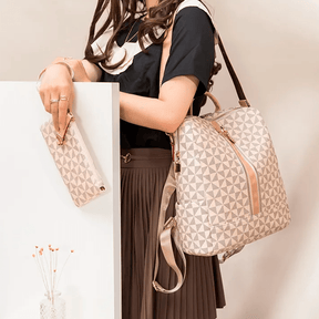 Mochila Feminina em Couro + Carteira - Classic Elegance