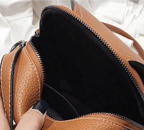 Mochila Feminina em Couro Genuino - Felyciia Premium